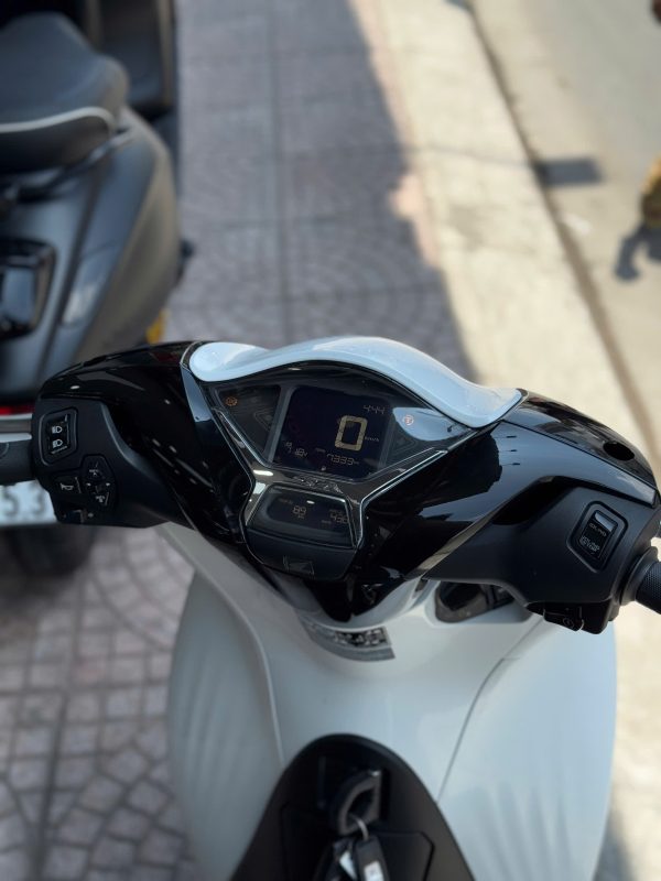 z6607008791893 3685f30d18c5d2183da544ab155d19af