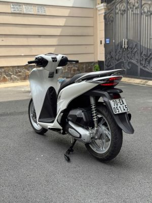 SH 125 CBS 2024 TRẮNG ĐEN LIKE NEW 99% 6 z6879404888314 ed5c69d86e24564b69fb213c3acdf289