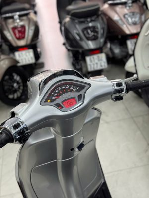 VESPA SPRINT 2022 BẠC POSCHE 4 z7471881577426 0c239b1d491037f9069ea498e08a2342