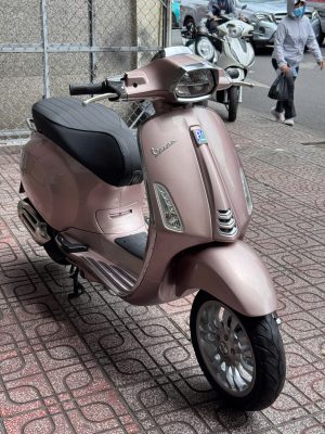 VESPA 125 ABS 2022 HỒNG ROLEX 2 z8002583139863 8594e9887a1f299071a1e7f472f2e742 1